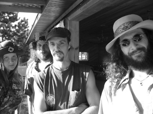 http://highwatermusic.com/sloppyjoe2.jpg